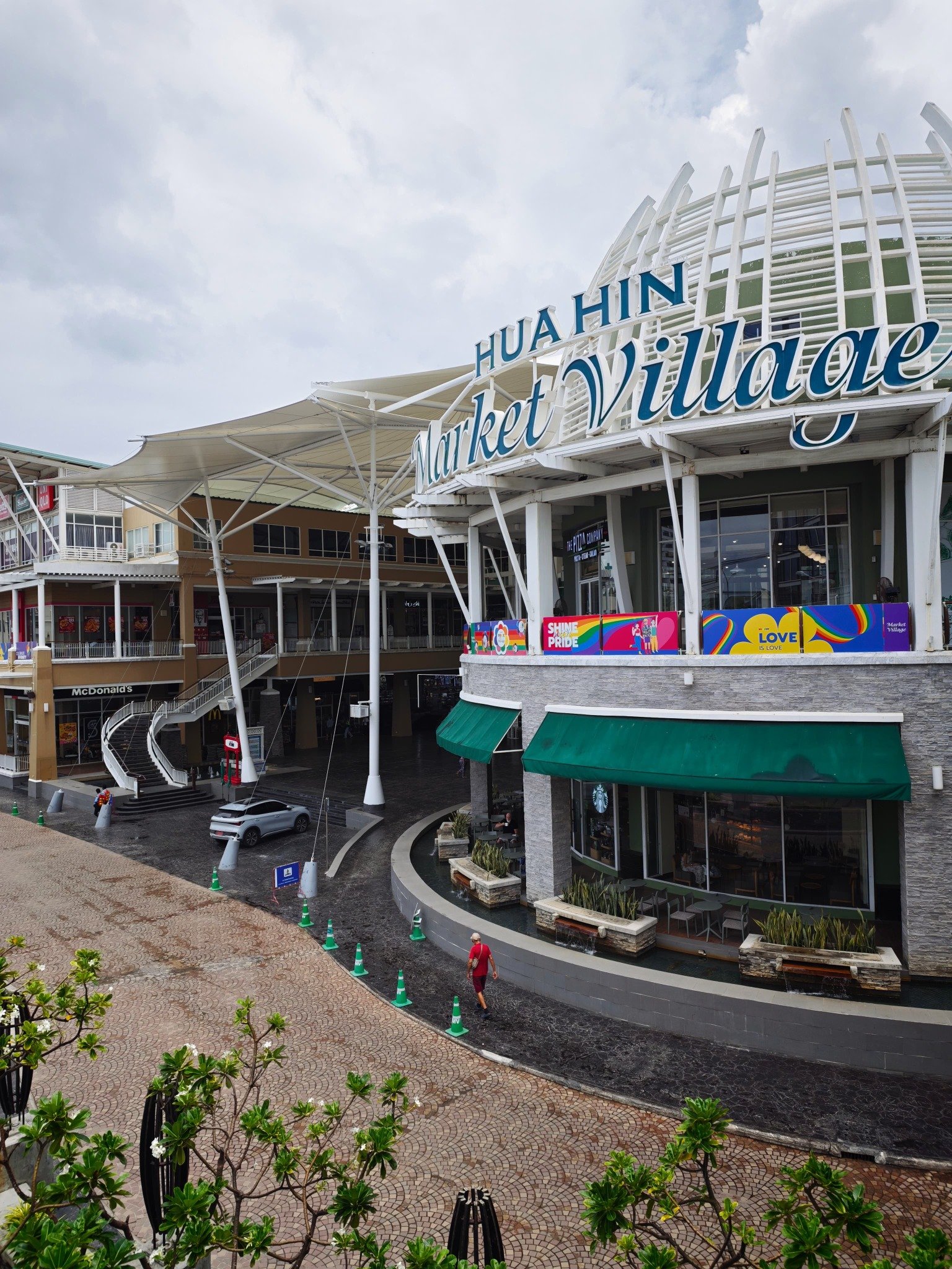 Façade du centre commercial Market Village à Hua Hin