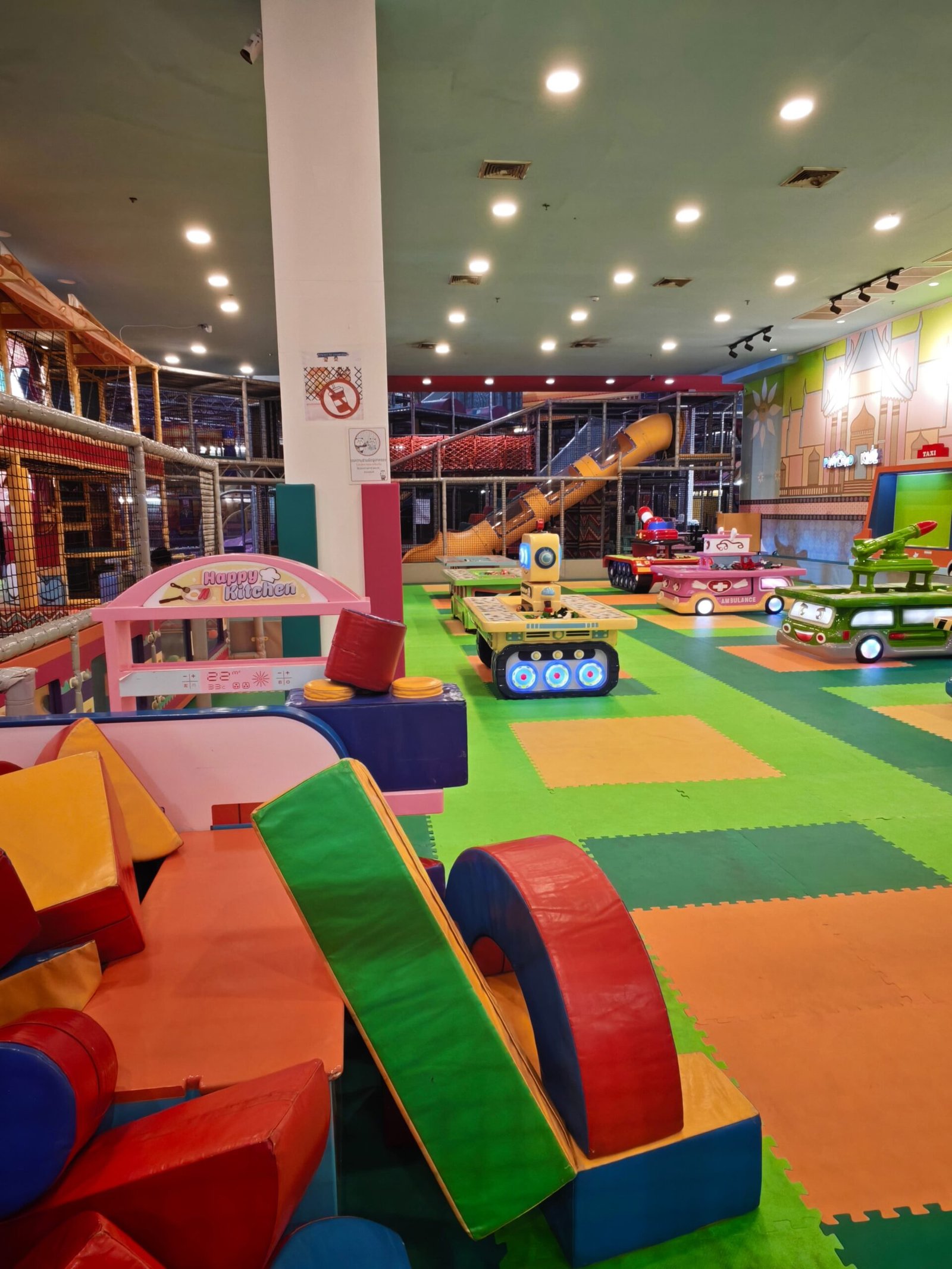 Parc intérieur Playland Kidz à Market Village Hua Hin