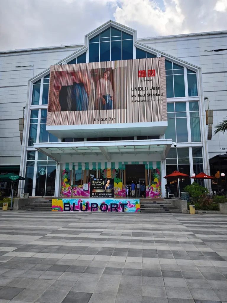 Entrée du centre commercial Bluport à Hua Hin